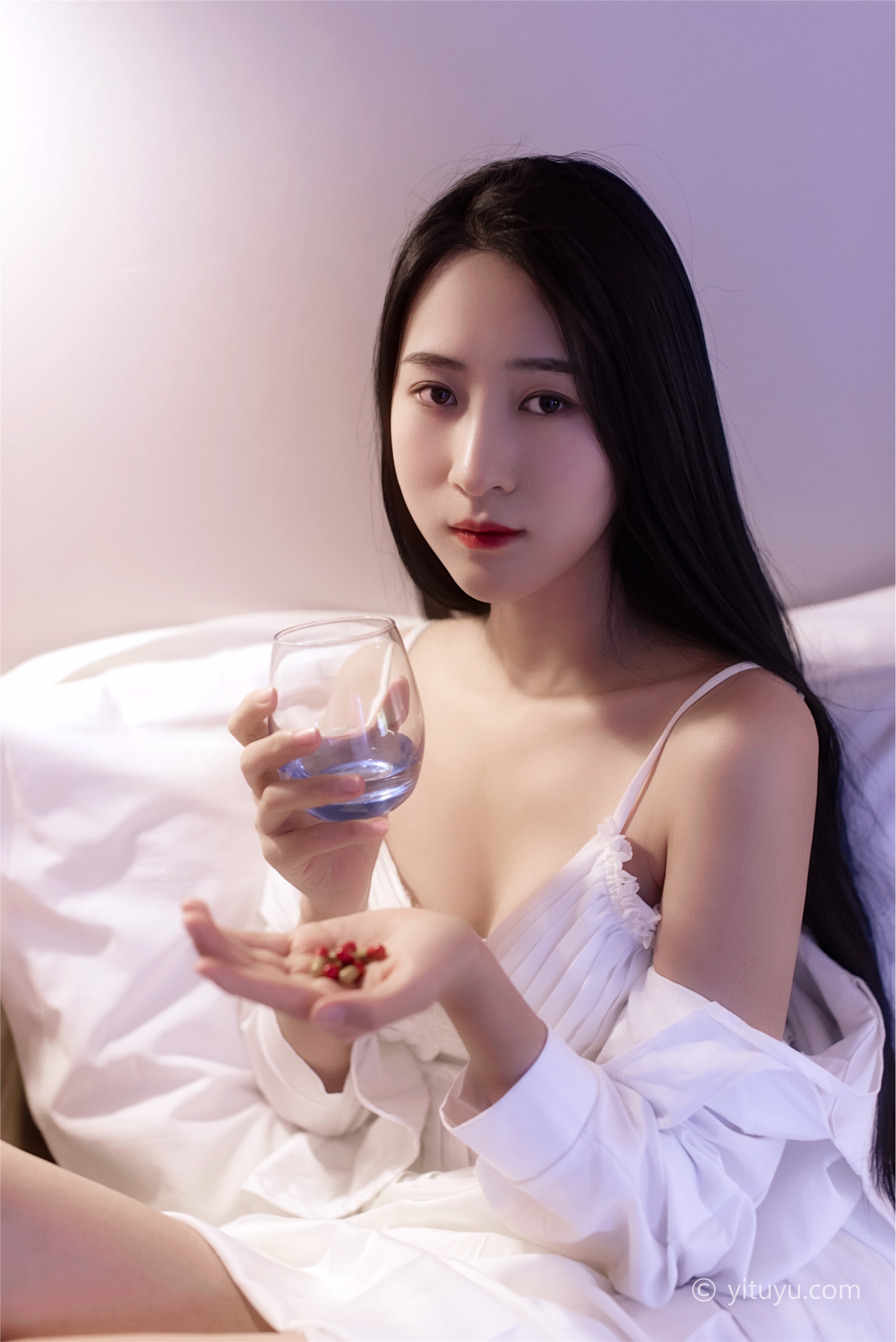 YITUYU艺图语 2021.08.16 分手前 颖儿